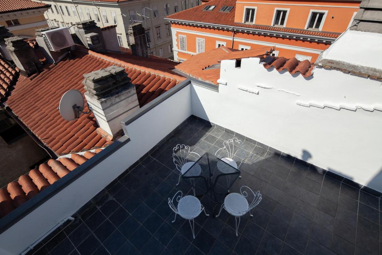 Serravallo'S Apartments Big Trieste Esterno foto